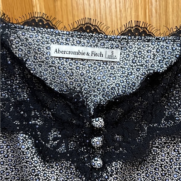 Abercrombie & Fitch Spaghetti Strap Cami Top size small - Picture 2 of 3